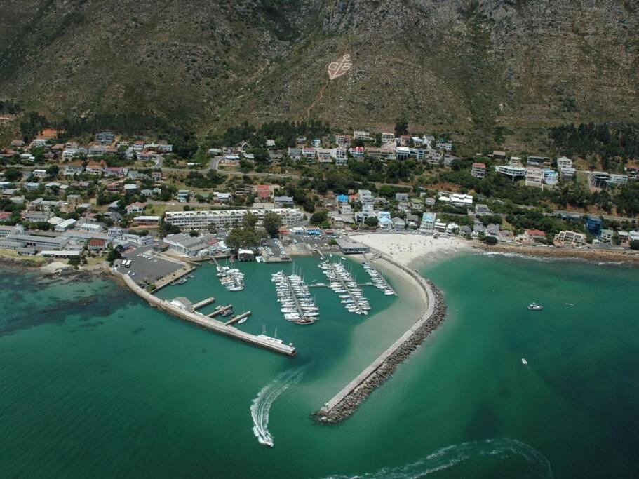 11 Gordonia, Access & Great Location! * Cape Town
